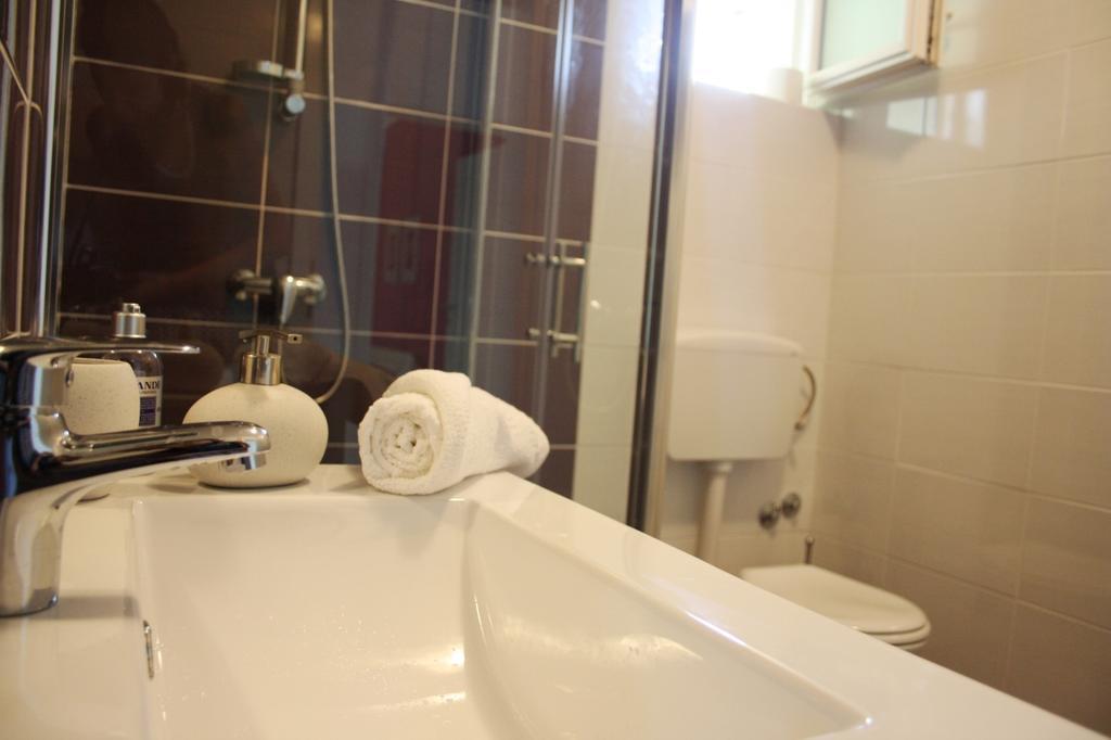 Martina Sun Apartment Zadar Habitación foto
